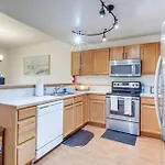 Cozy Denver Townhome With Fireplace - Near Airport!