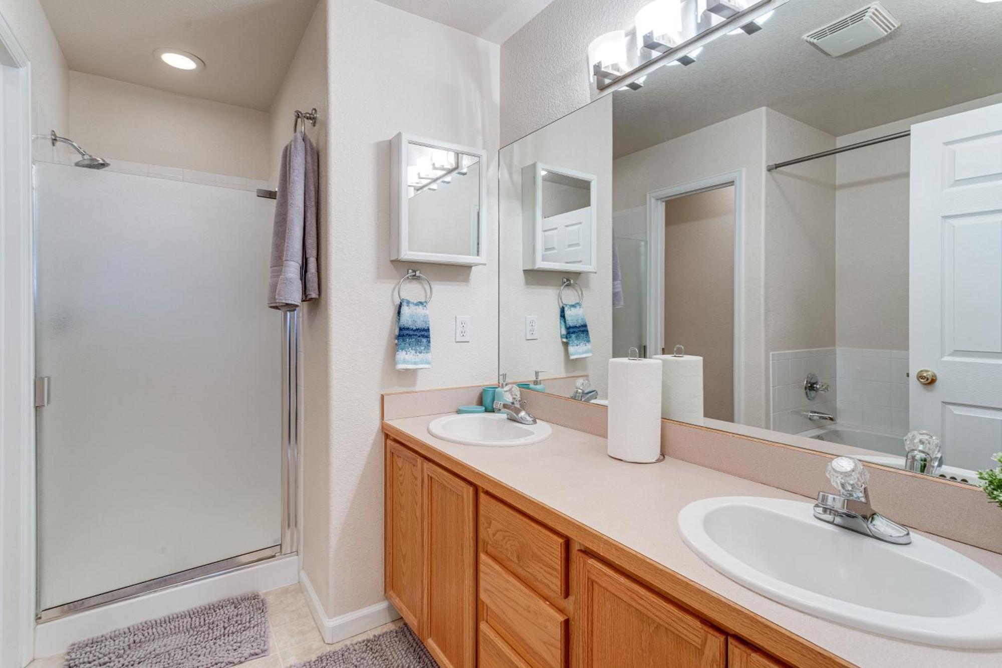 Cozy Denver Townhome With Fireplace - Near Airport! * Aurora