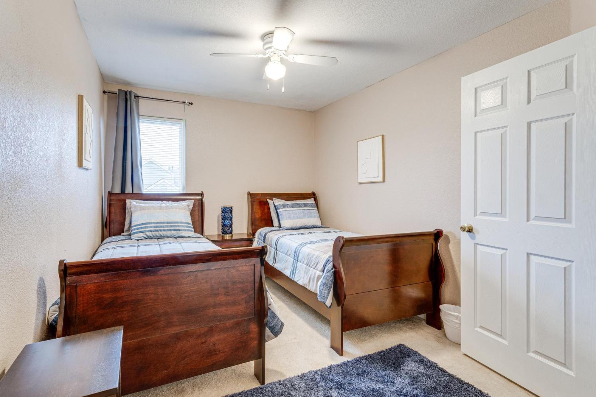 Cozy Denver Townhome With Fireplace - Near Airport! Casa vacanze